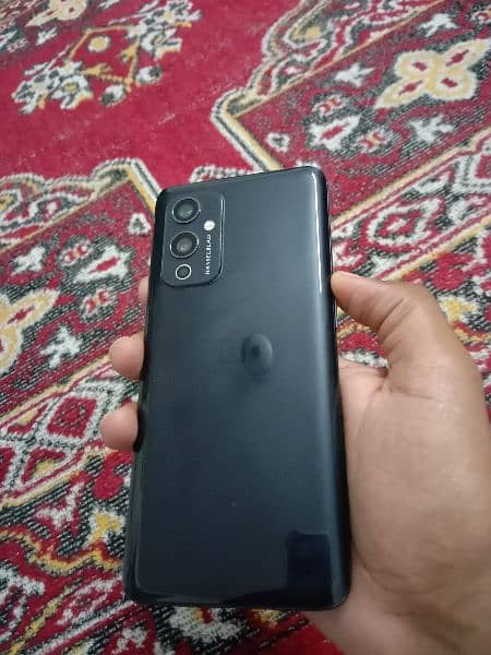 One Plus 9 8/128 GB 1