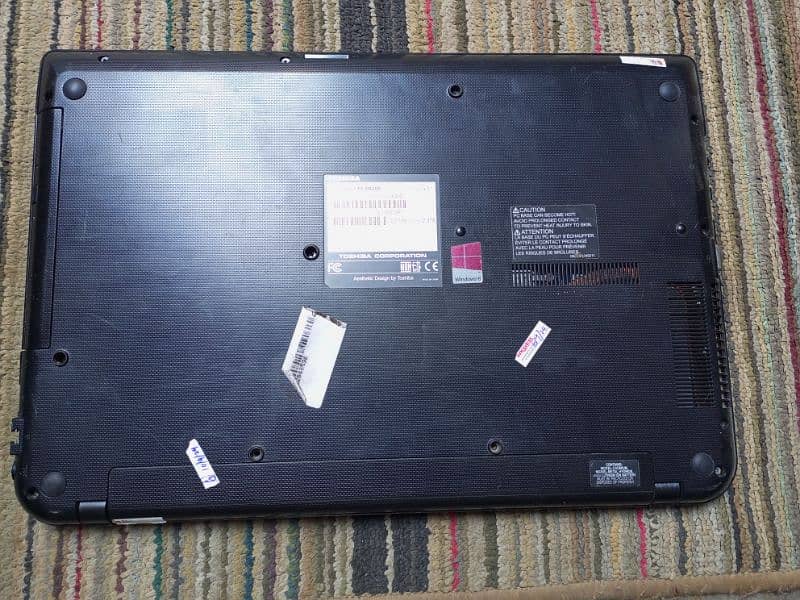 Toshiba satelite c55 laptop 1