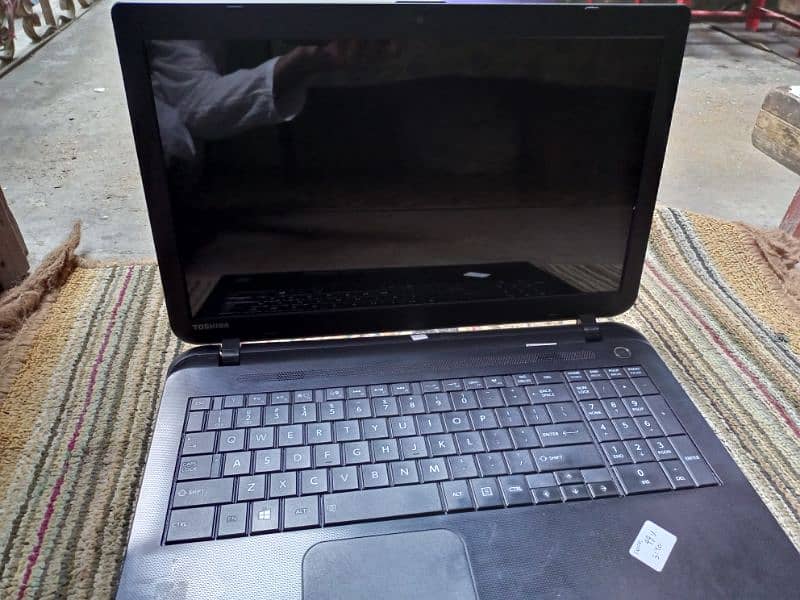 Toshiba satelite c55 laptop 3