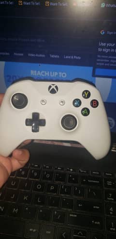 XBOX ONE Controller 10/10 condition barely used.