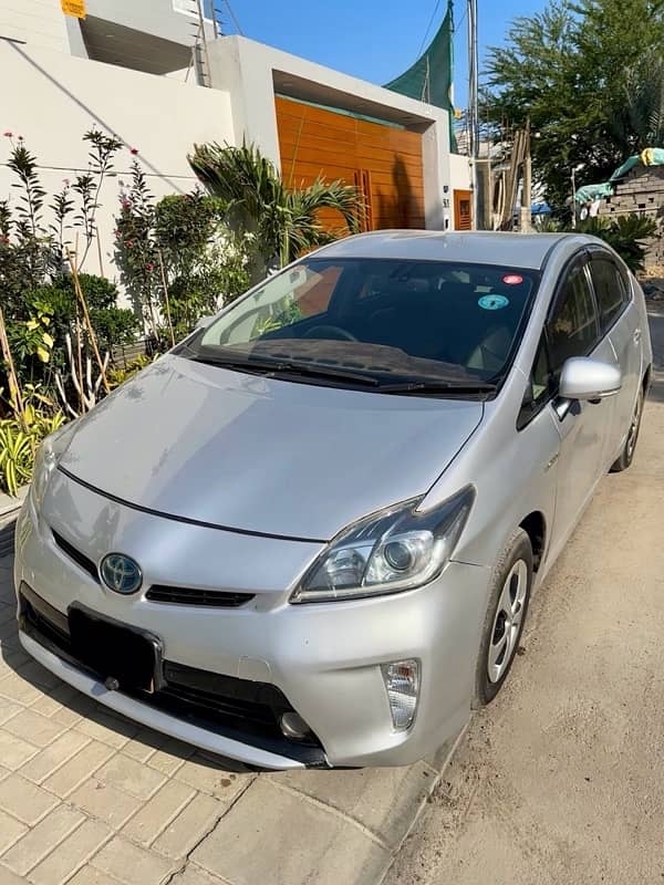 Toyota Prius 2012 G leather 1