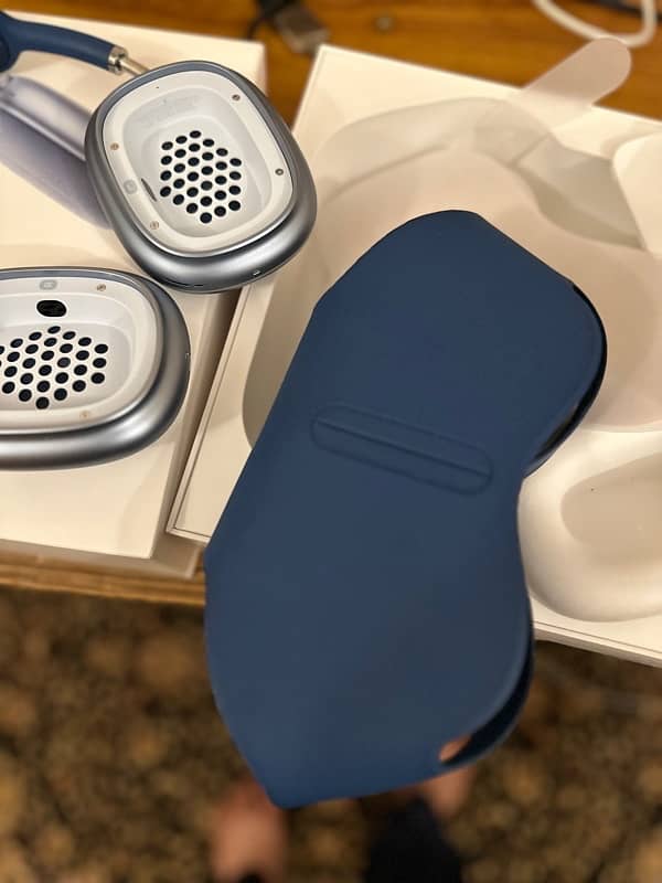 apple airpods max 4