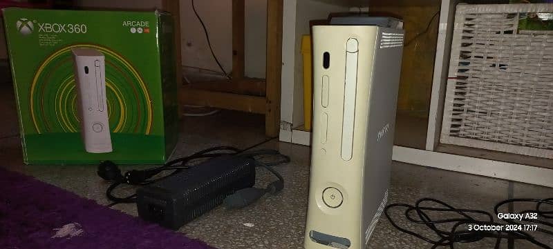 xbox 360 fat jailbreakon 47 games in good condition 8