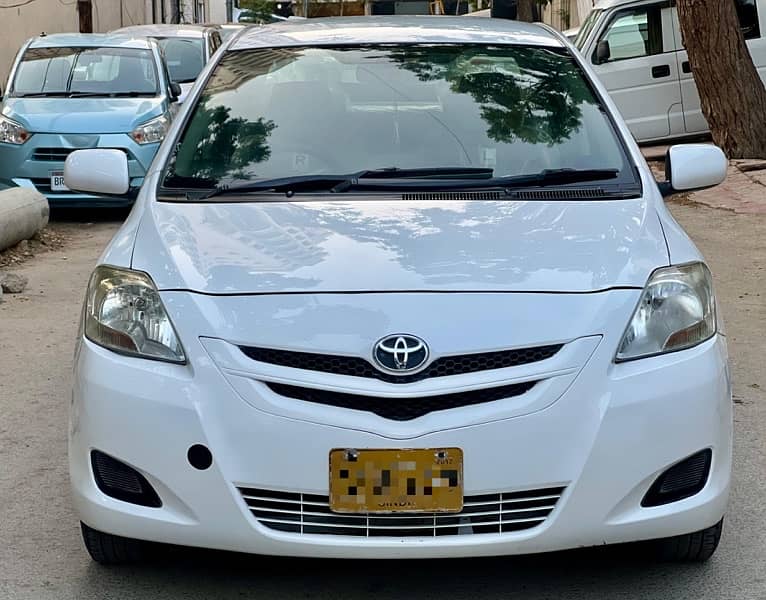 Toyota Belta 2007/2012 White color  1000cc automatic original body 0