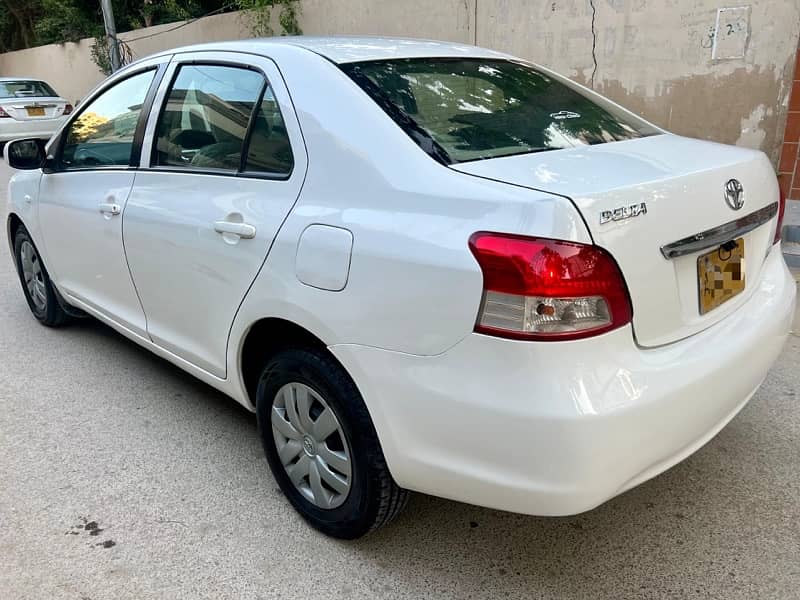 Toyota Belta 2007/2012 White color  1000cc automatic original body 1