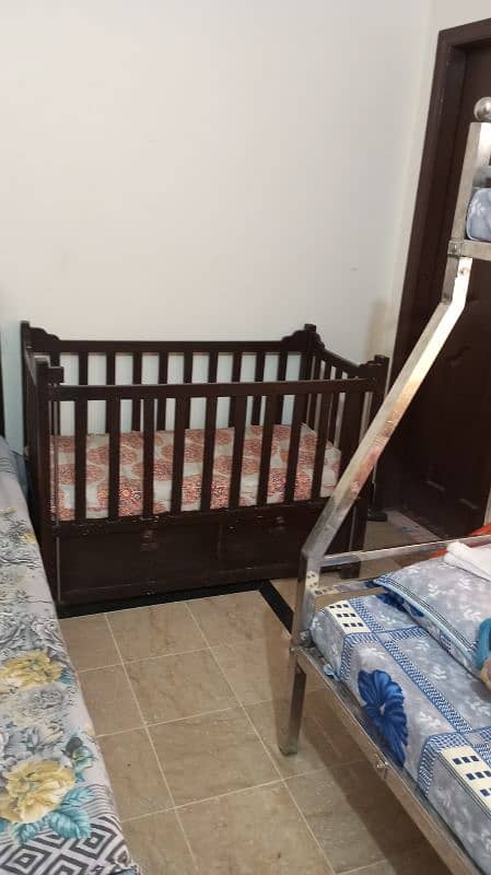 wood baby cot 1