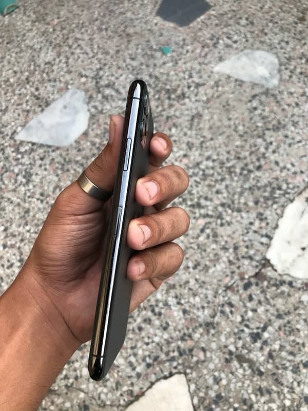 Iphone 11 pro max 512GB factory unlocked 5