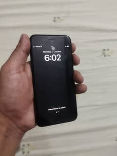 Iphone 8 approved 256 gb good condition black