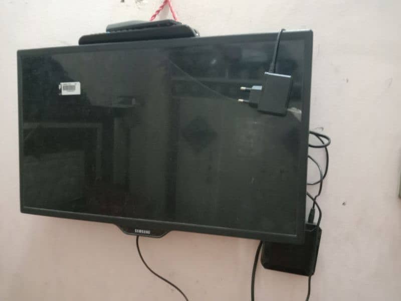 LED 21" with smart tv box 4