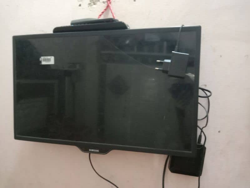 LED 21" with smart tv box 7