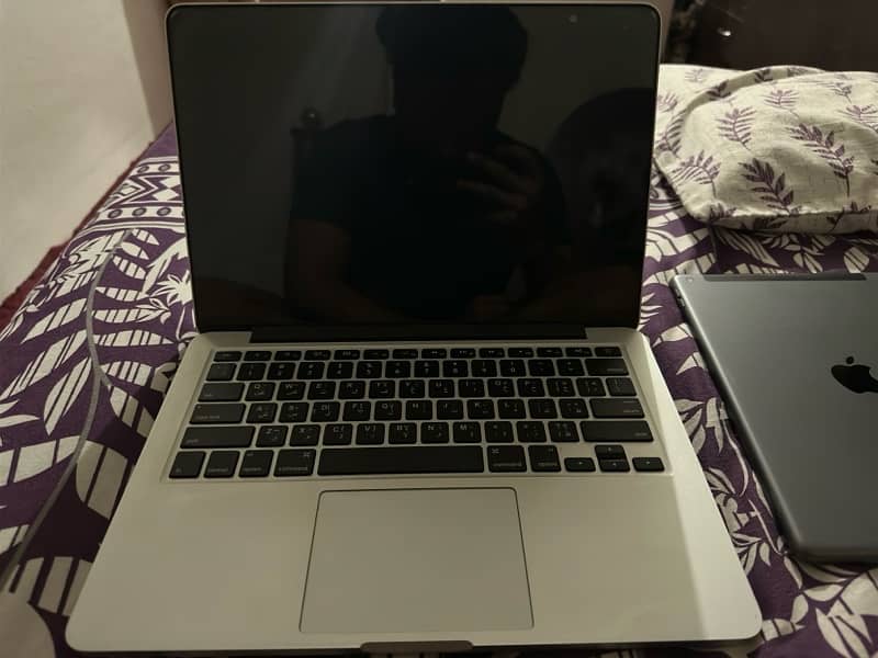 macbook pro 2015 ( 13”inch) 9