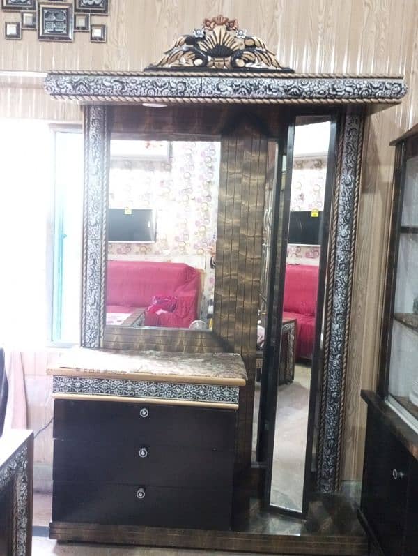 dressing table and showcase 2