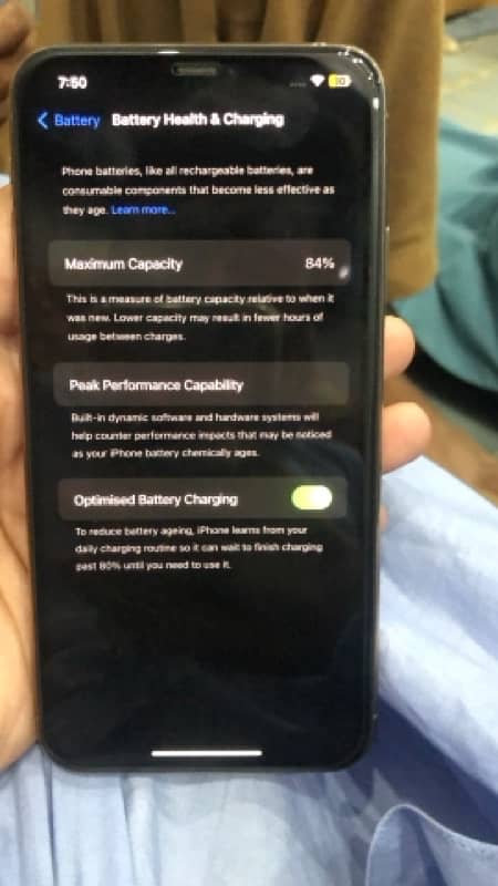 iPhone 11 Pro Max LLA modal battery health 84 64 GB 1