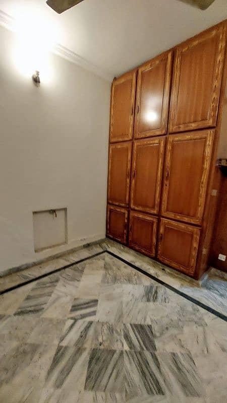 House for rent ground portion (گیس کے ساتھ) 4