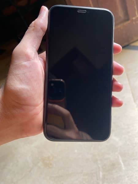 IPHONE 11 64 GB FACTORY UNLOCK 1