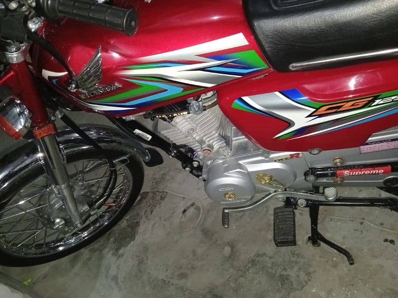 Honda 125cc 2023 model haripur number see in kamra cantt 2