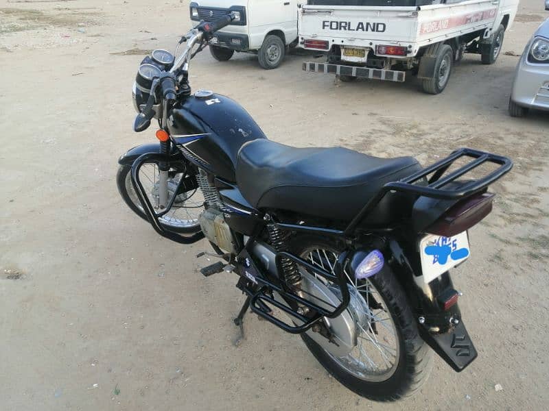 Suzuki 150Gs Model 2015 5