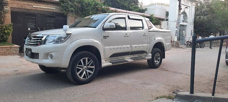 Toyota Hilux 2013 3