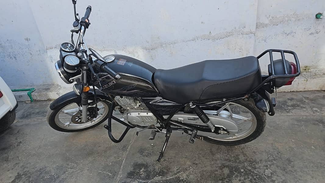 Suzuki GS 150 SE 2021 2