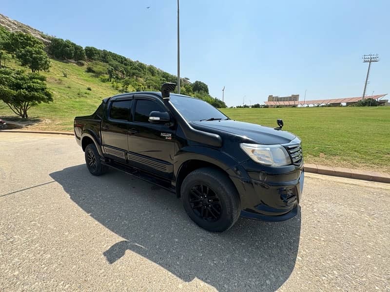 Toyota Hilux 2015 11