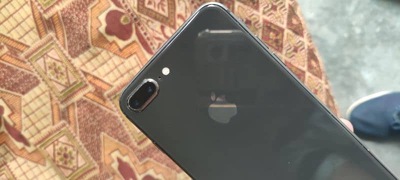 iphone 8 plus PTA approved 64 Gb 5