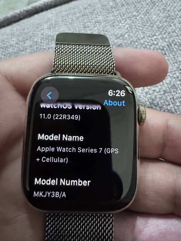 Apple watch series 7 stainless steel 45mm golden 1