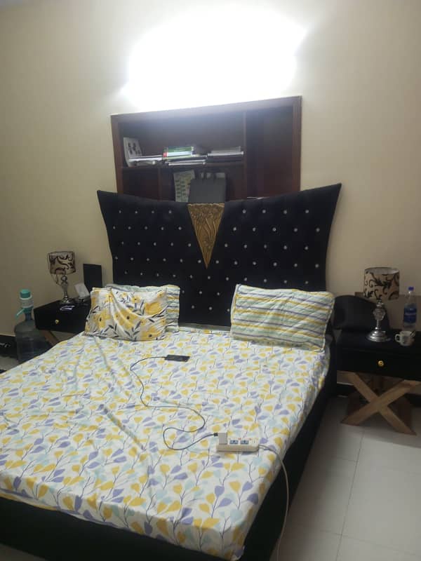 Furnish room available in G10/1 for single male or female 3