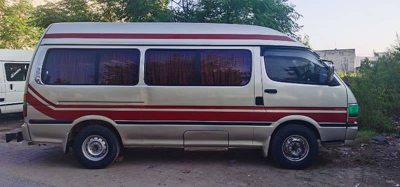 Toyoya Hiace High Roof  Model 1991 5