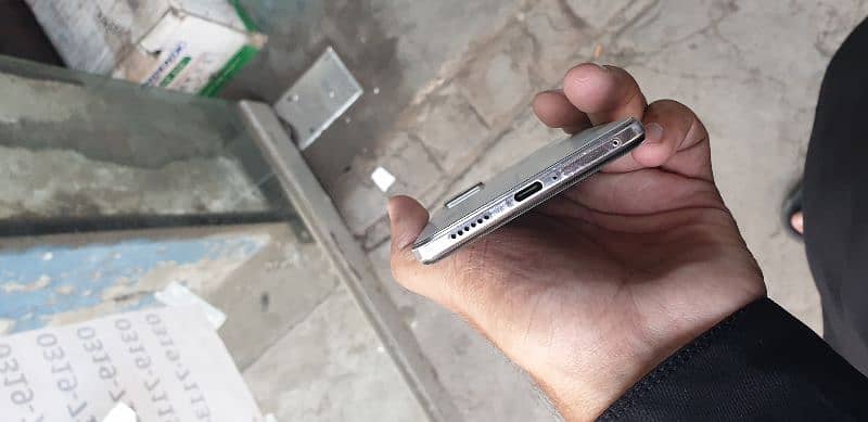 vivo v21 condition 10 / 8.5 all ok 6