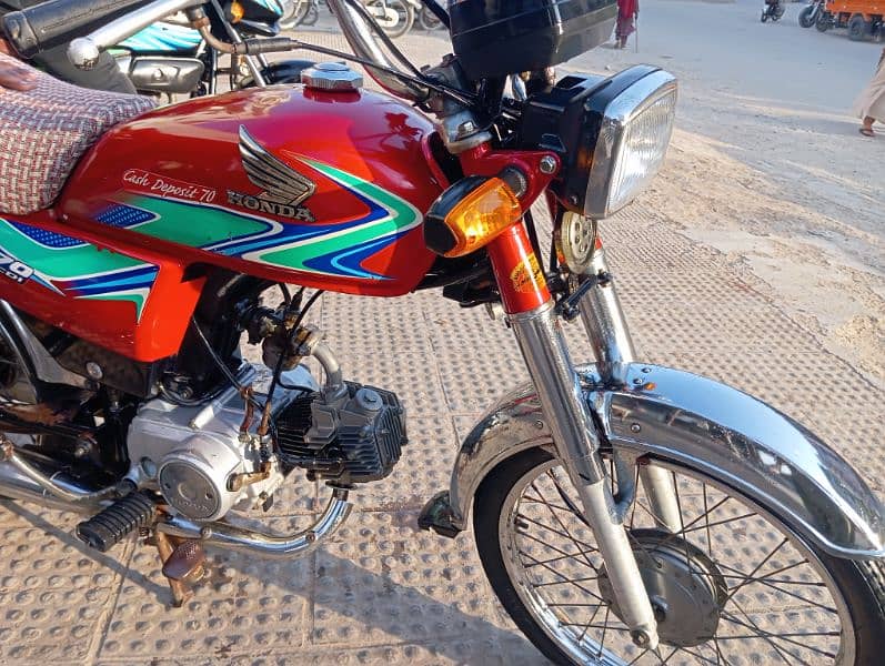 Honda CD70 3