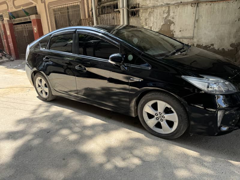 Toyota Prius 2015 G Touring 3