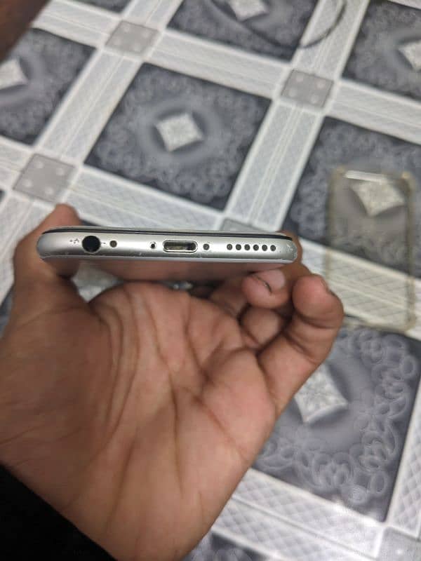 I phone 6s non pta 64 gb urgent sale 4