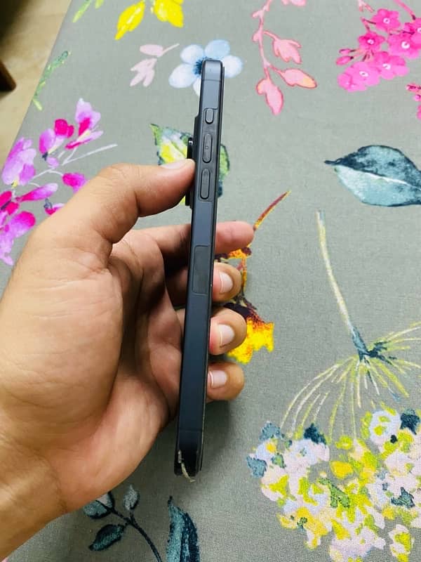 IPHONE 15 PRO MAX-256gb Non-PTA. 3