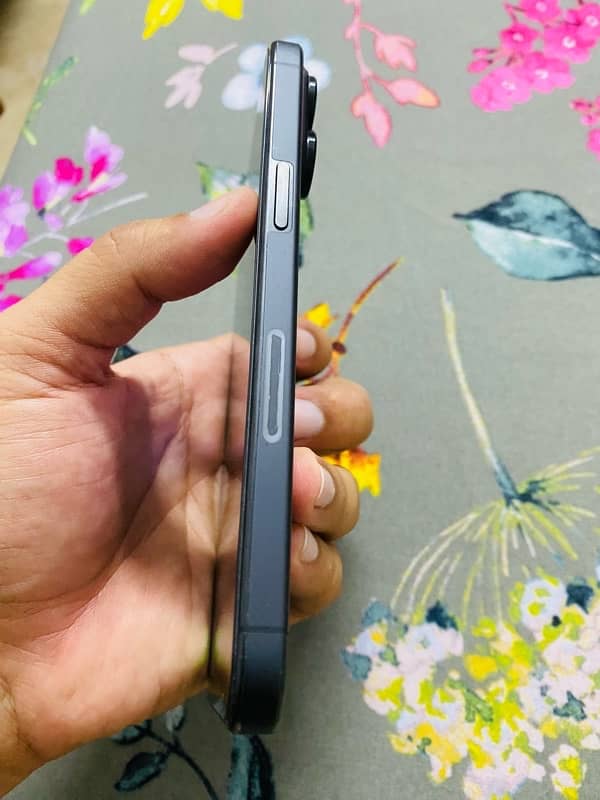 IPHONE 15 PRO MAX-256gb Non-PTA. 5