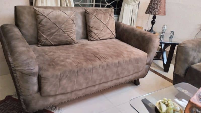 Sofa Set (Excellent condition) 3