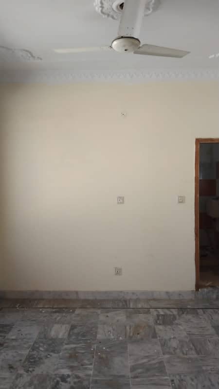 14marla 3beds DD TV lounge kitchen attached baths neat clean upper portion for rent in G 13 4 islamabad 12