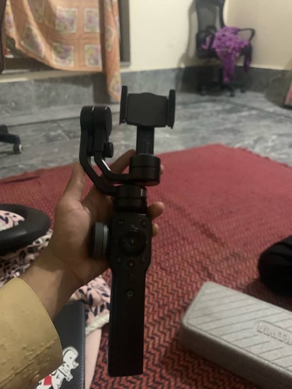 Zhiyun Smooth 4 with Box (Phone Gimbal) 1