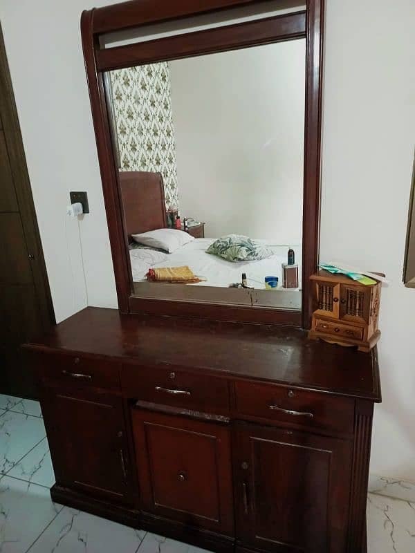 urgent sale dressing table 03321307117 6