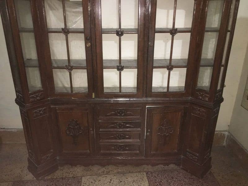 Sheeshm wood in good condition (king size) (showcases) (wood item) 2