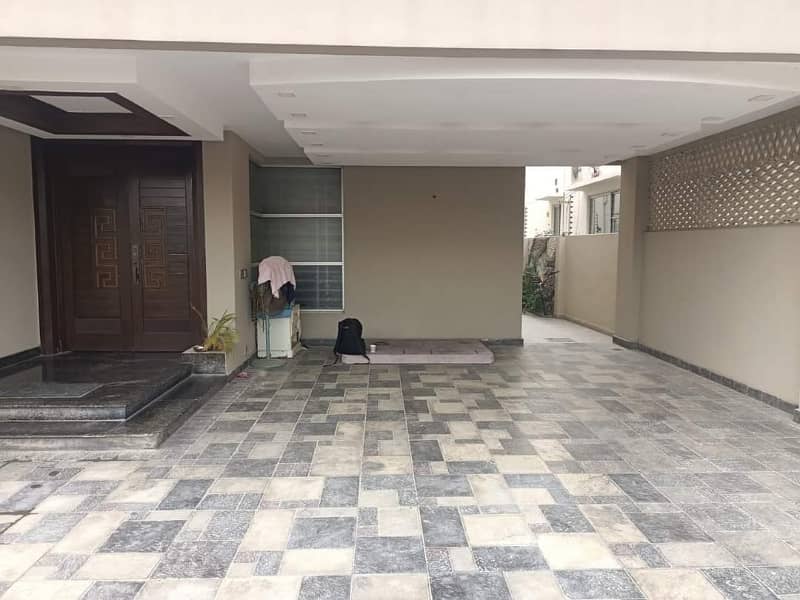 1 kanal renovated well maintained house for sale in dha phase 4 0