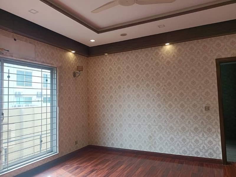 1 kanal renovated well maintained house for sale in dha phase 4 4