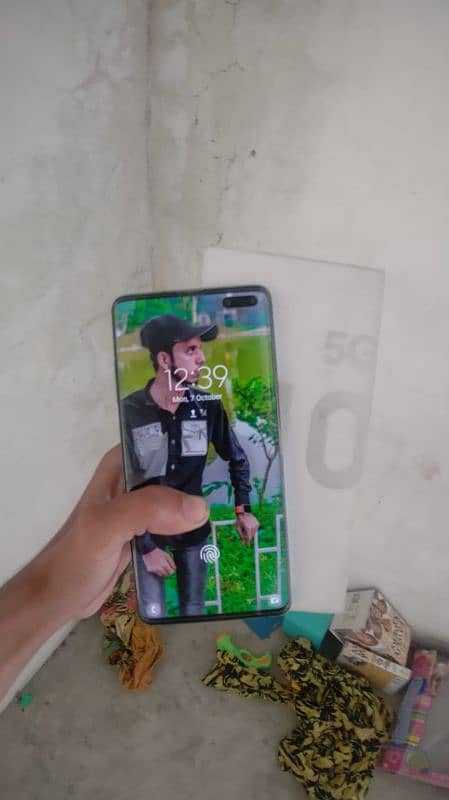 samsung s10 plus 5g with box 1