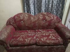 4 seater 2/1/1 in good condition with covers (sofa set)