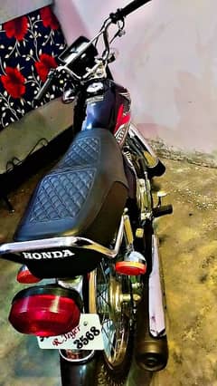 Honda 125 for sale totally genuine first owner orgnal dacoments