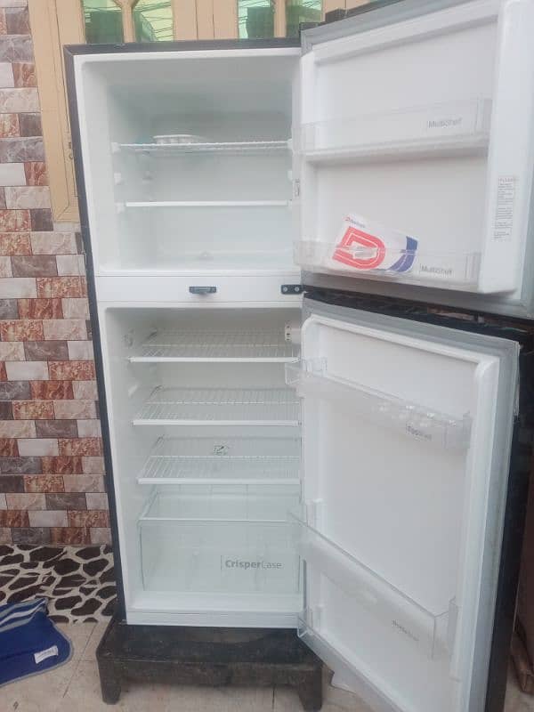 Dawlance fridge midem size new ha 2 month used 1