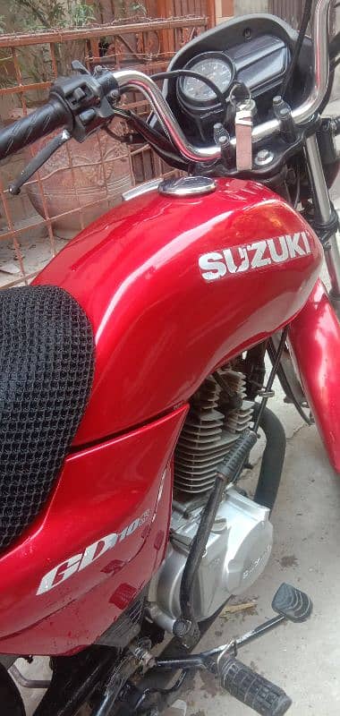 Suzuki GS 150 7