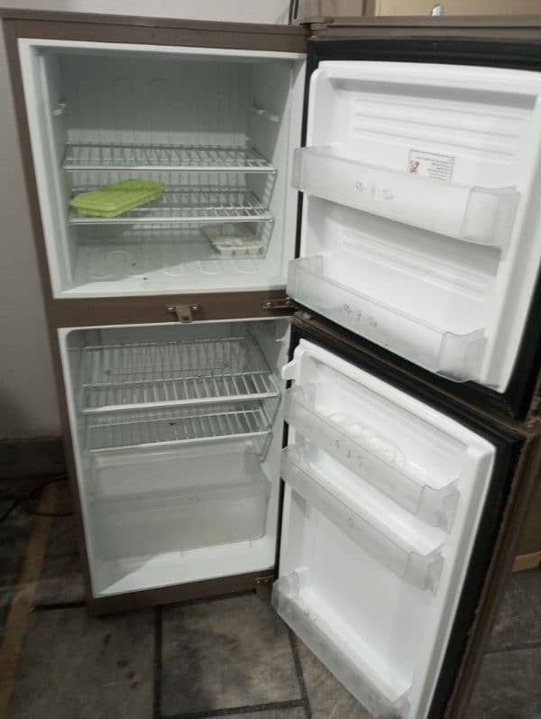 pel Small Fridge 4