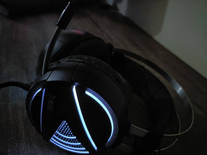 Gaming Headset [RGB + Mic] 7