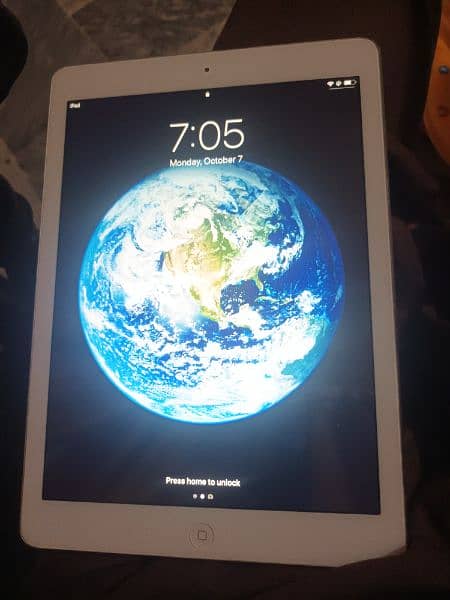 I pad air 16 gb condition 10/10 urgently sale 1