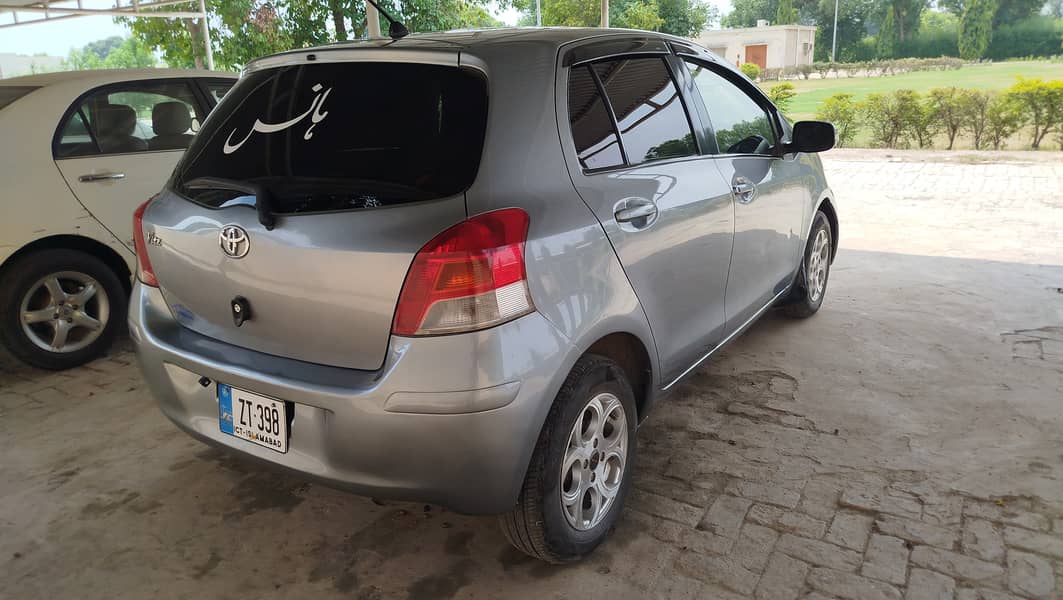 Toyota Vitz 2010 3